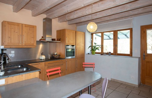Saint-Laurent Apartment | Immersion in the mid-range mountains, 8 minutes from the A40 motorway