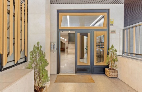 El Viso Apartment | Immpecable Chamartín 2BR w/terrace, by Blueground