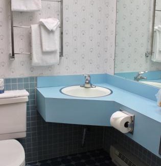 North End Hotel | Impala Island Inn