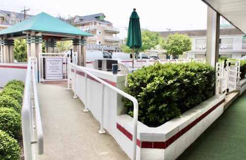 North End Hotel | Impala Island Inn