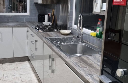 Seisdon House | Impeccable 2-Bed House Near City Centre