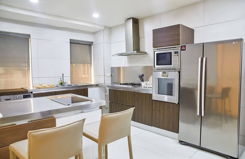 Ikoyi Apartment | Impeccable 3-Bed luxury Apartment in ikoyi, Lagos