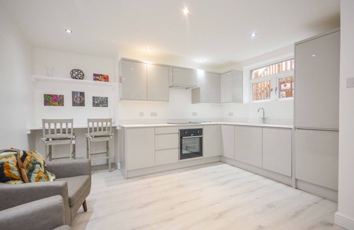 Ramsgate House | Impeccable 6-Bed House in Ramsgate, Harbour views