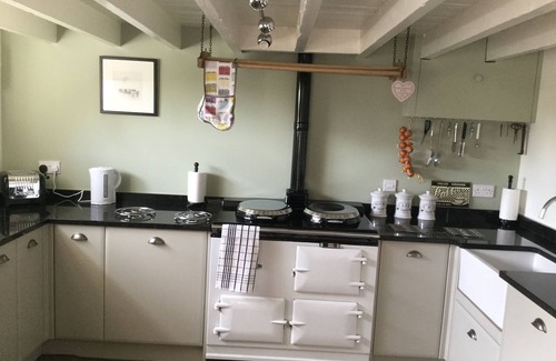 York Cottage | Impeccable cottage suitable for 2 adults & 1 child