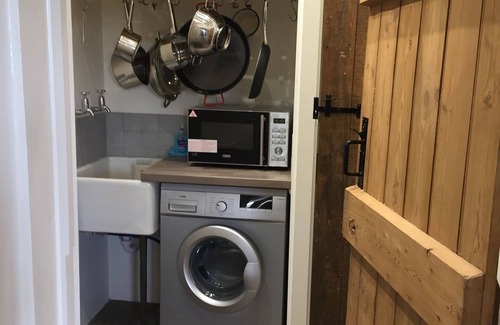 York Cottage | Impeccable cottage suitable for 2 adults & 1 child