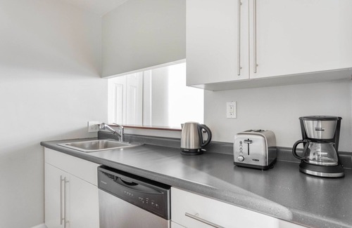 Lower Mills Apartment | Impeccable Dorchester Lower Mills 2BR w/Gym & W/D, by Blueground