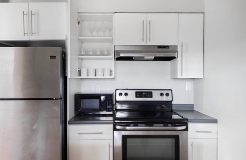Lower Mills Apartment | Impeccable Dorchester Lower Mills 2BR w/Gym & W/D, by Blueground