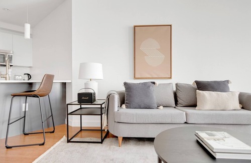 Chinatown Apartment | Impeccable Downtown 1BR w/Gym & W/D, near South Station, by Blueground