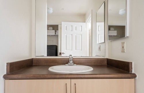 Central District Apartment | Impeccable Fremont 1BR w/ Pool, W/D & Gym, near TJ & WF, by Blueground