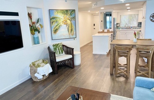 Maalaea Condo | IMPECCABLE! LUXURY GROUND FLOOR DIRECT OCEANFRONT. 50' TO THE TURTLE SANCUARY!