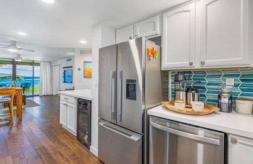 Maalaea Condo | IMPECCABLE! LUXURY GROUND FLOOR DIRECT OCEANFRONT. 50' TO THE TURTLE SANCUARY!