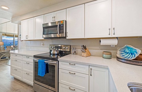 Maalaea Condo | IMPECCABLY REMODELED GROUND FLOOR OCEANFRONT - 50' FROM THE SEA TURTLE SANCUARY!