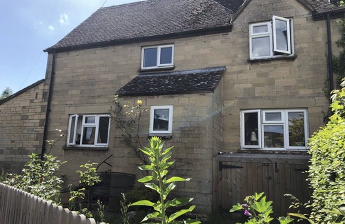 Bibury House | Imperfect Home in Perfect idyllic Bibury 10person Hot Tub included
