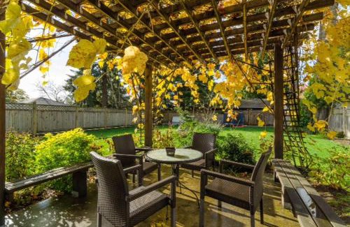 Burnaby Bed & Breakfast | Imperial House