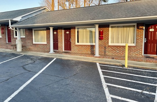 Mullins Apartment | imperial motel