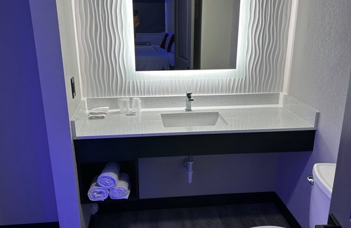 Dearborn Hotel | Imperial Suites
