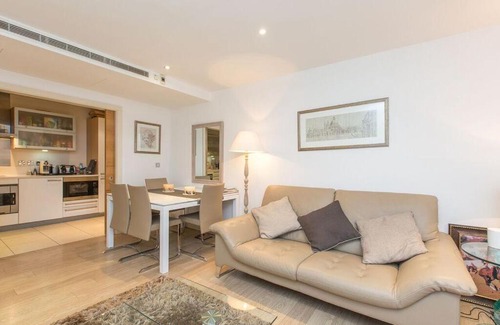 Sands End Apartment | Imperial Wharf Apartment