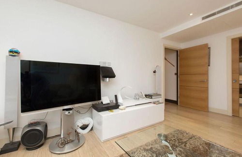 Sands End Apartment | Imperial Wharf Apartment