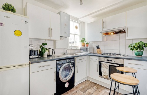 Sands End Apartment | Imperial Wharf