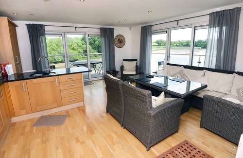 Whippingham House | Imposing and unique waterside marina house in rural setting, close to amenities
