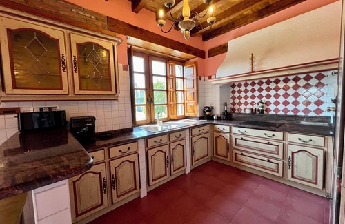 Mompia Villa | Impresionante Villa, Finca Stylish Host