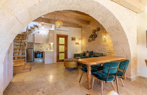 Maheri Villa | Impressive & Beautifully Restored House - 2 Self-Contained Suites, Private Pool & Stunning Views!