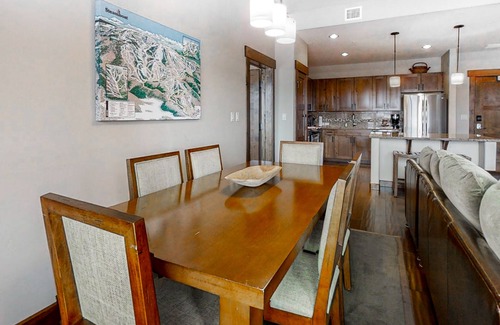 Steamboat Springs Condo | Impressive luxury condo w/views, gondola access & shared pool, hot tubs & more