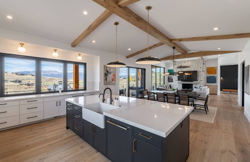 Tuhaye House | Impressive Tuhaye Home with Hot Tub, Pool Table, and Sweeping Mountain Views