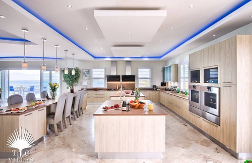 The Bight House | Impulse Beach Estate (6BR)