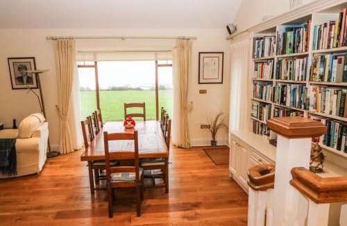 Lauragh House | Inḃear Scéine