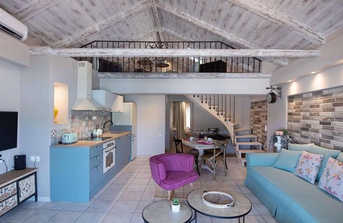 Vlicho Apartment | In a great location just outside Nidri town, enjoy the waterfront of Vlicho Bay and the fabulous sea