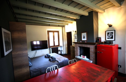 Olgiate Molgora Cottage | In a historic park, close to Lake Como and Milan.