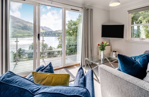 Lochearnhead Cottage | In a peaceful location, this cottage is bright and modern with stunning views over Loch Earn.