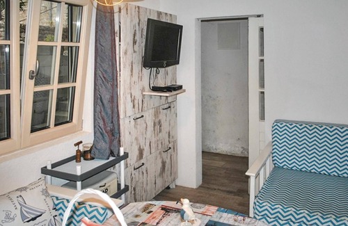 Perast House | In a stone house in the heart of the charming town of Perast are located these two studio apartments