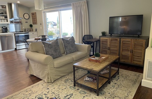 Skyhawk Commmunity Cottage | In an Upscale Neighborhood, Stunning sunset views!
