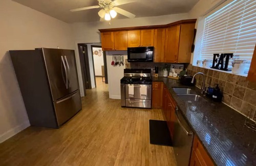 Berwyn House | in Berwyn - 3 bedrooms available