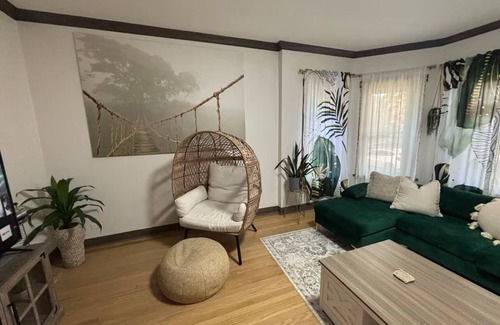 Berwyn House | in Berwyn - 3 bedrooms available