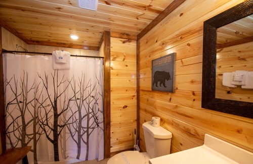 Chalet Village North Cabin | In Cabin Pool |*Dinner Show Tickets! |Breathtaking views of the Mountains | Game Room |Theater Room