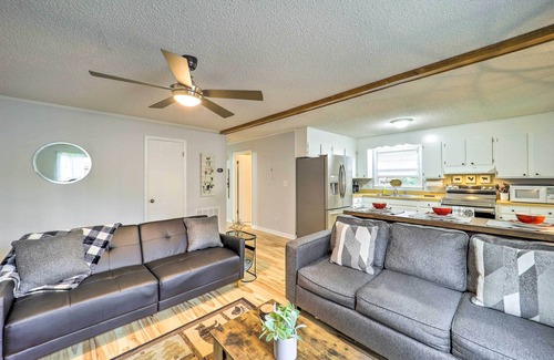 Pineola Cabin | In Golf Community w/Pool Access: Newland Cabin