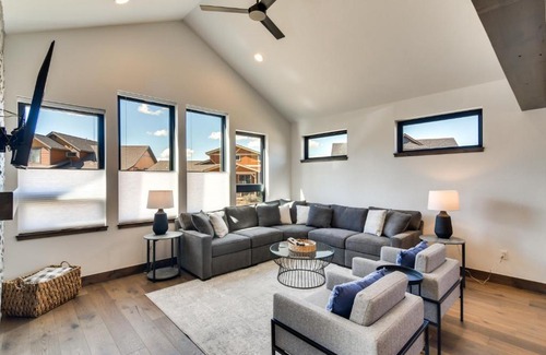 Silvercreek House | In Granby Ranch Ski Resort Sleek Home with Hot Tub!