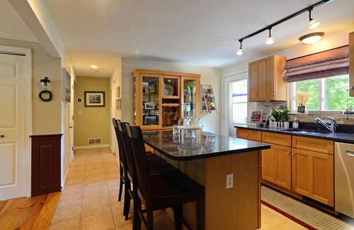North Kingstown House | IN-GROUND POOL, Close to Beach/Vineyards, Wickford, Newport & Narragansett