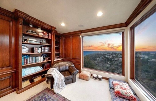Top of the World House | In Laguna Beach 30 days minimum