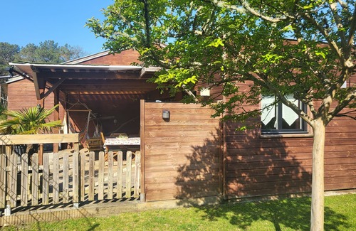 Mimizan Ski Chalet | In Mimizan-plage sud, small wooden house facing the forest, 2km from the ocean