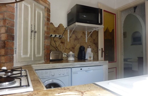 Mougins House | In Mougins, detached rental in property for 2 people