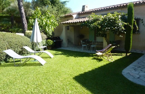 Mougins House | In Mougins, detached rental in property for 2 people