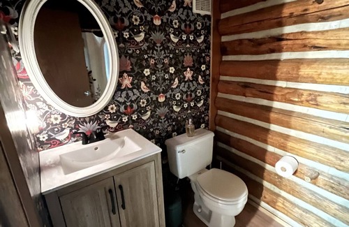 La Pine Cabin | In need of a staycation?! Rustic log home. Room for the entire family!