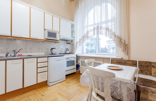 Shevchenkivs'kyi District Apartment | 🌏💛💙💜❤️🇺🇦 in Shevchenkivs'kyi district