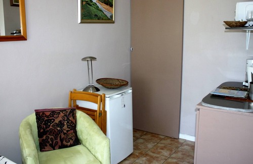 Bloubergstrand Apartment | In Table View , 5 Min From Bloubergstrand Beach Lies Our "Studio Near The Beach"