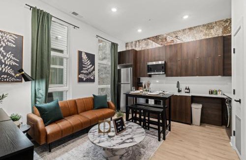 Old City Apartment | In The Center of Old City Philly- Walker Paradise!