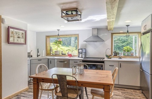 Swan Lake House | In the cloud ~your cozy lake house